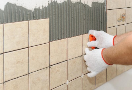 Les étapes essentielles pour une pose de carrelage réussie et durable