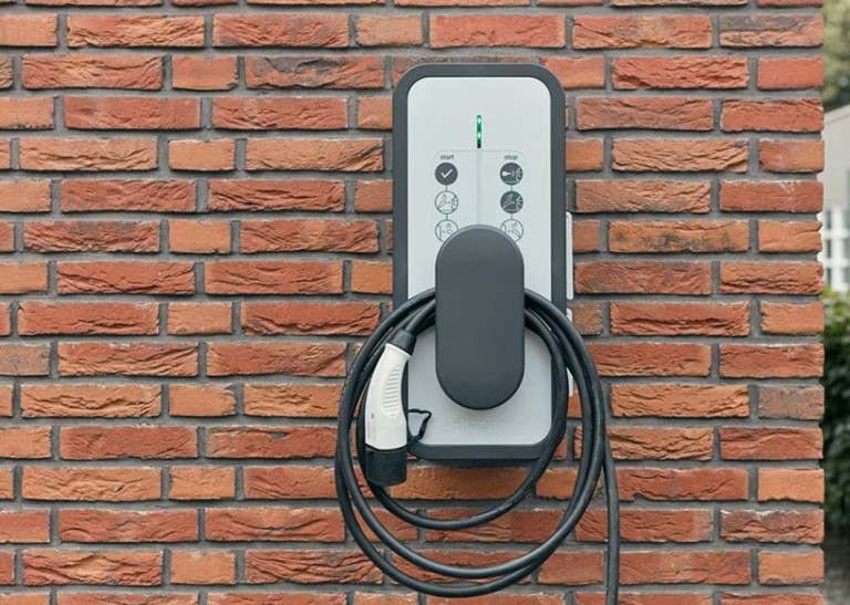 Installation de bornes de recharge pour véhicules électriques à Montbéliard, Héricourt et Belfort